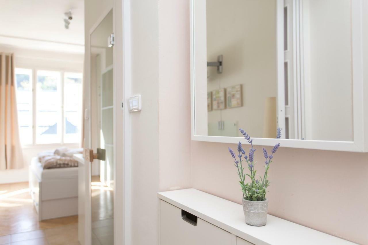 Cozy Studio With Parking Near City Center Praga Esterno foto