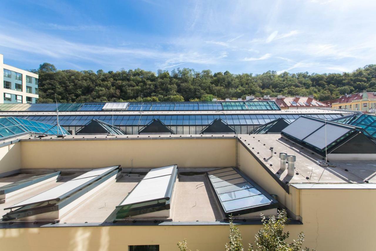Cozy Studio With Parking Near City Center Praga Esterno foto